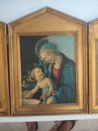 Tríptico religioso antiguo