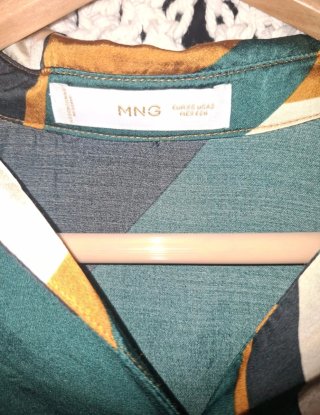 Blusa MNG satén estampado Talla S