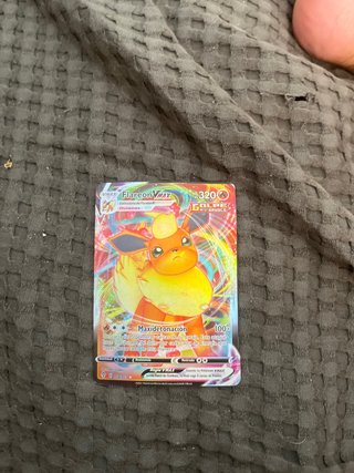 Carta Pokémon Flareon VMAX VMAX 320 HP