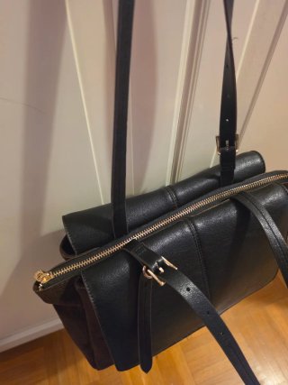 Bolso de hombro negro y marrón