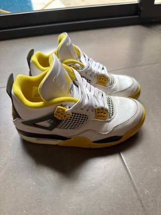 Nike Jordan 4 Talla 40 Blancas y Amarillas