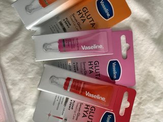 4 Vaseline Gluta-Hya Serum Gloss Nuevos