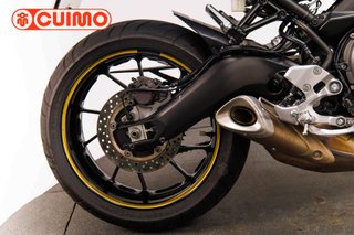 YAMAHA MT 09
