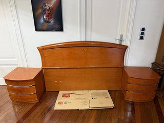 Mesitas de noche de madera con 3 cajones