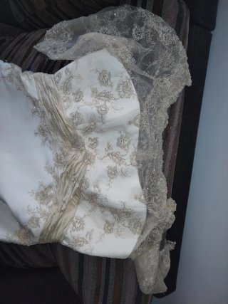 Vestido de Novia Romántico Dorado y Blanco