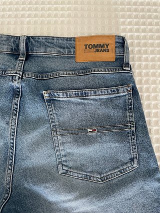 Bermuda Tommy Jeans azul