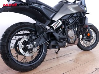 HUSQVARNA SVARTPILEN 125 ABS