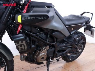 HUSQVARNA SVARTPILEN 125 ABS