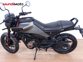 HUSQVARNA SVARTPILEN 125 ABS