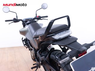 HUSQVARNA SVARTPILEN 125 ABS