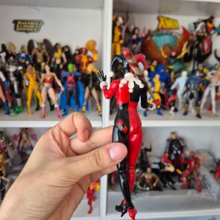 Figura harley quinn batman arkham