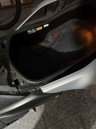Yamaha TMAX Maxi Scooter Gris/Plata