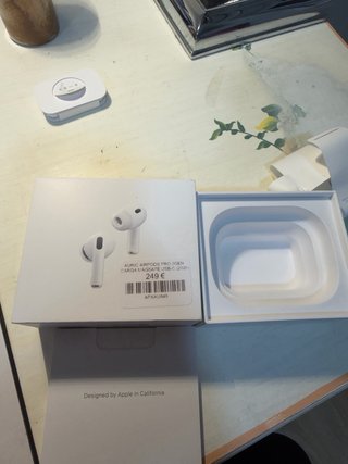Apple Watch Ultra 3 y AirPods Pro 3