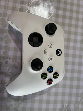 Xbox Series S + 2 Mandos + 2 Bateries