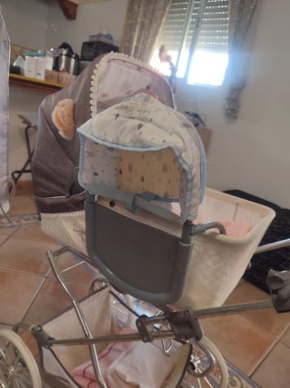 Coche capota para muñecas Reborn