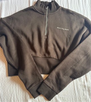 Sudadera Bershka marrón con cremallera
