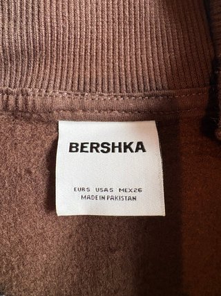 Sudadera Bershka marrón con cremallera