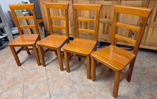 Mesa redonda extensible y 4 sillas madera