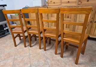 Mesa redonda extensible y 4 sillas madera