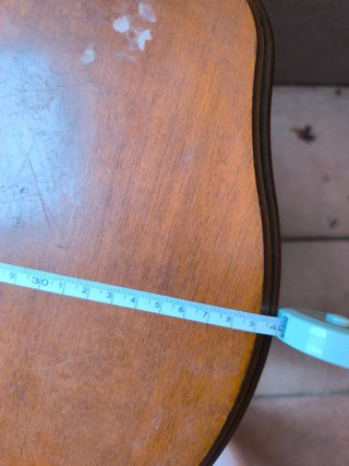 Mesa auxiliar de madera