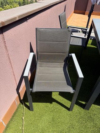 Mesa extensible jardín gris + 4 sillas
