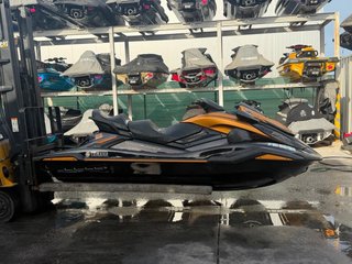 Moto de agua Yamaha 2024 Negra/Naranja