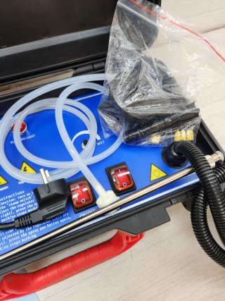 Limpiador a vapor portátil con accesorios