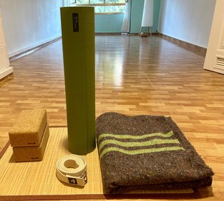 Kit Yoga Pro: Esterilla, cinturón, Bloques y Manta