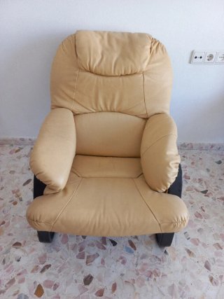 Butaca sillón de piel beige