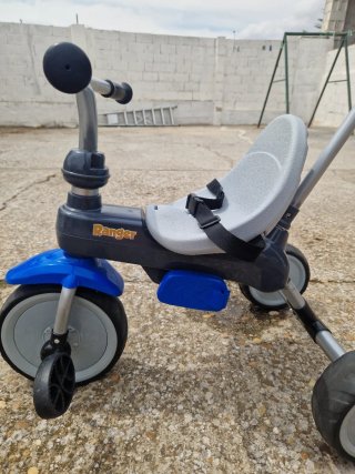 Triciclo Ranger con pedales y cinturón