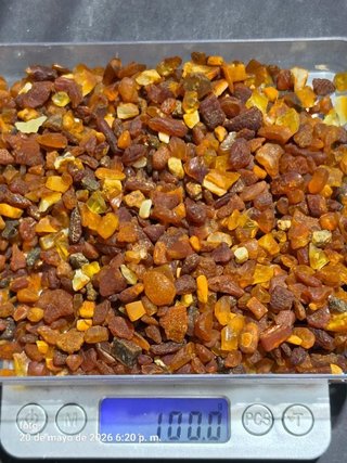 Ambar crudo del Baltico