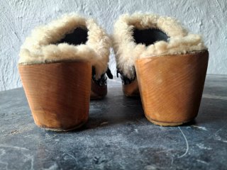 Zuecos UGG charol negro T39