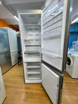 Nevera Electrolux plateada
