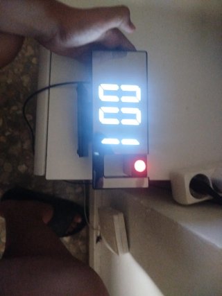 Reloj Proyector LED Blanco y Negro