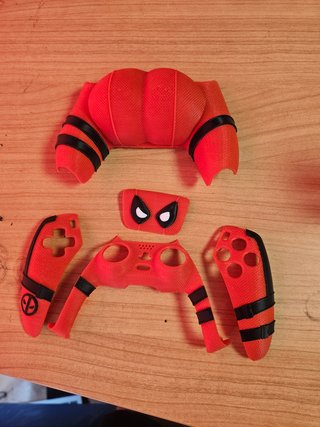 Cubre mando PS5 Deadpool
