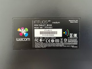 Wacom Intuos Pro M PTH-651 + Lápiz y Soporte