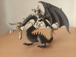 Warhammer Rey Brujo Malekith en Dragón Negro