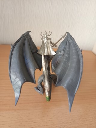Warhammer Rey Brujo Malekith en Dragón Negro