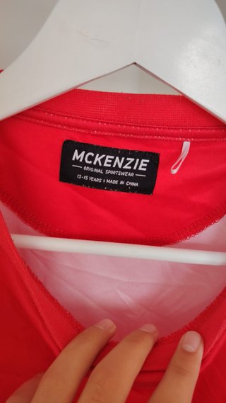 Camiseta McKenzie Roja, Blanca y Azul Talla M