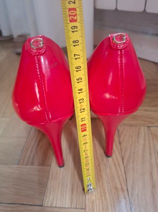 Zapatos de tacón Guess rojos talla 40