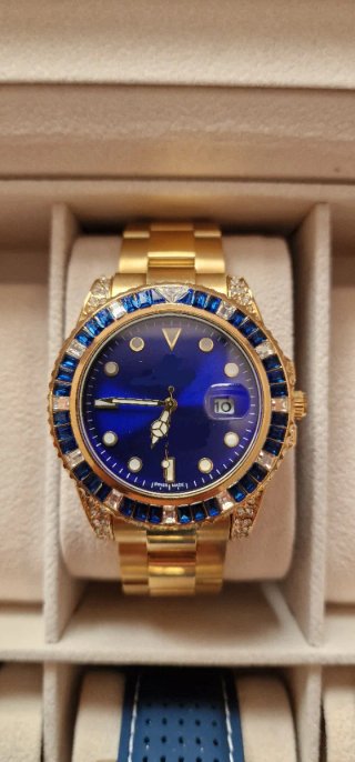 Reloj Dorado y Azul con Bisel