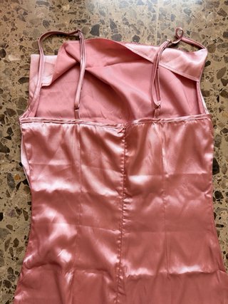 Vestido rosa satinado