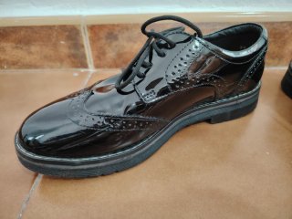 Zapatos negros charol mujer