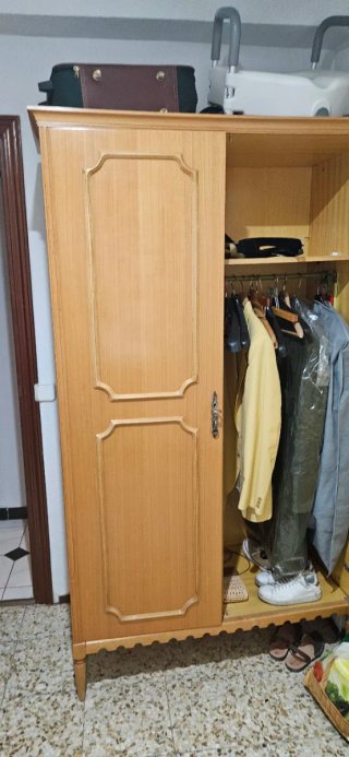 Armario de madera dos cuerpos