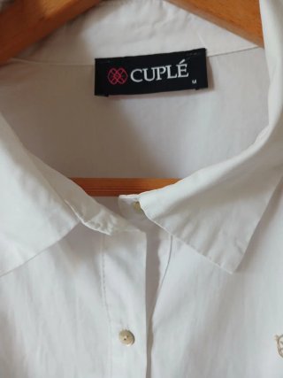 Camisa blanca CUPLE Talla M. Es una 42.