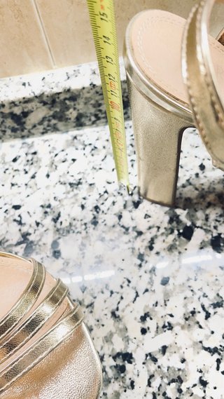 Zapatos de fiesta dorados Maripaz Talla 35