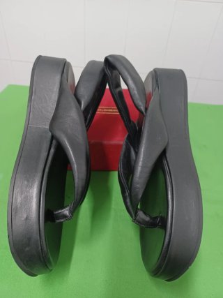 Sandalias Arket Negras