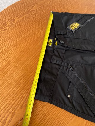 Lote de ropa de trabajo nuevo, Site