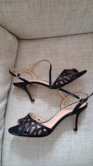 Sandalias de tacón SISSEI negras