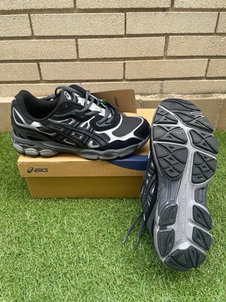 Asics Gel NYC Talla 43.5 Negro/Plata